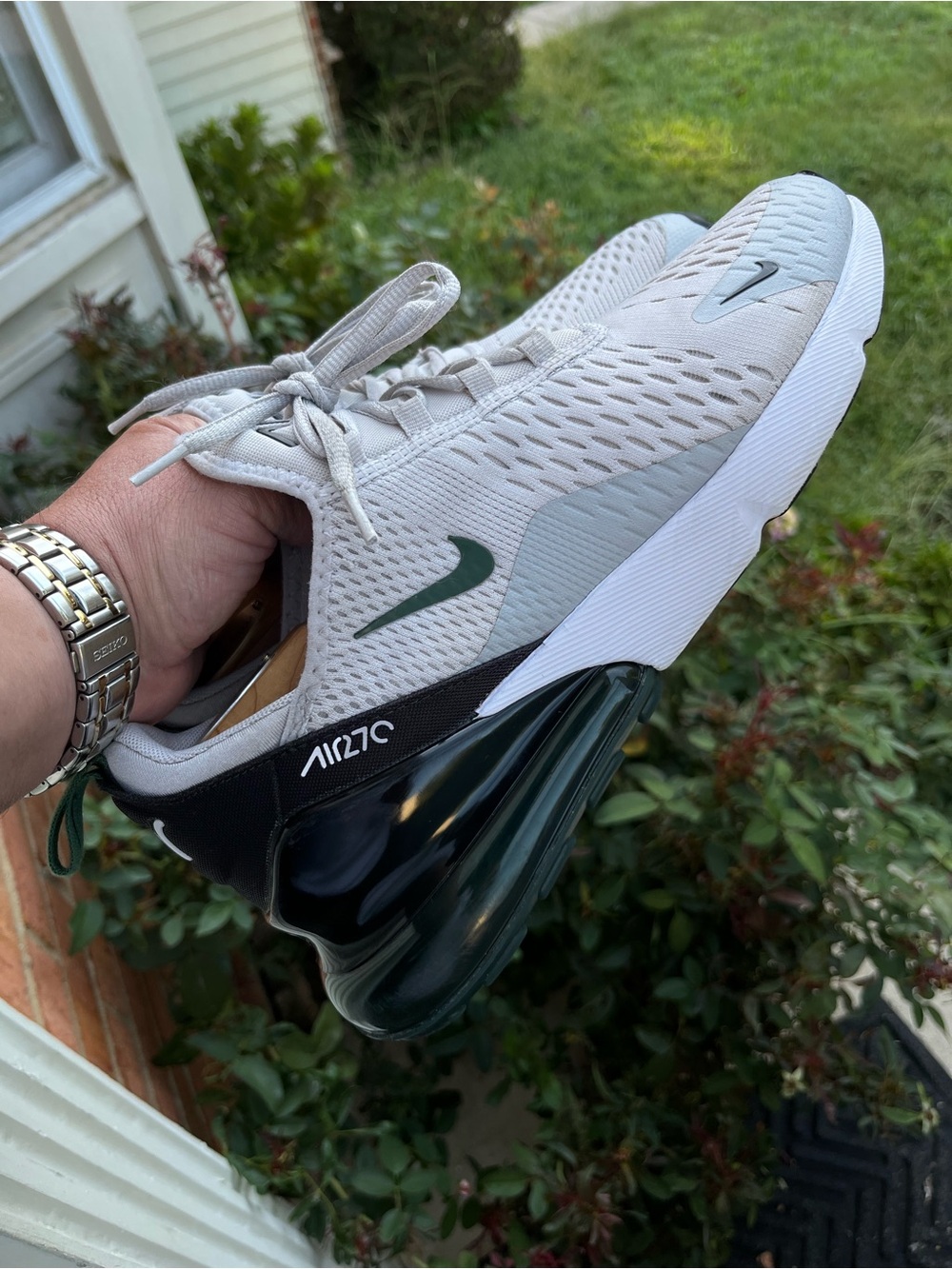 Nike AirMax 270
Streetwear/Athletic
Lifestyle Shoes
Size 9 Men/10.5 Women